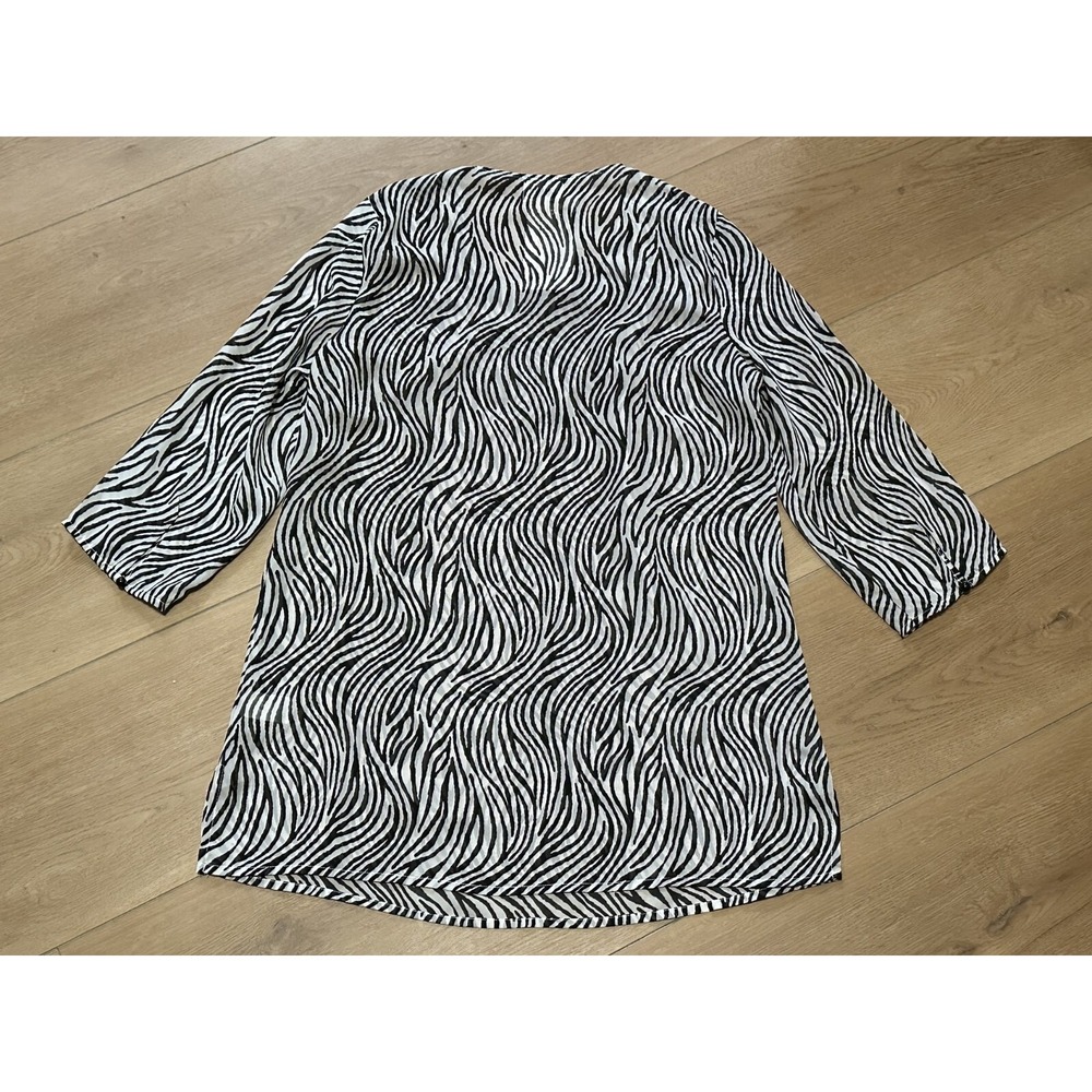 Berek Travelsmith Sheer Top Womens Medium Black White Floral Hand Sewn Beads New - Picture 2 of 10